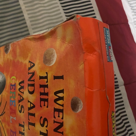 Travis Scott Reese’s puffs - Picture 4 of 5